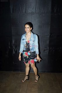 Sanya Malhotra feet photo thumbnail
