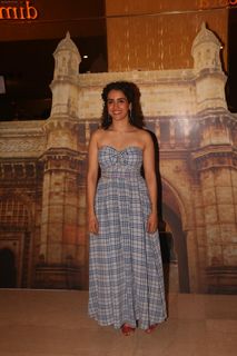 Sanya Malhotra feet photo thumbnail