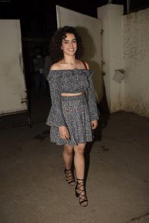 Sanya Malhotra feet photo thumbnail