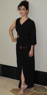 Sanya Malhotra feet photo thumbnail