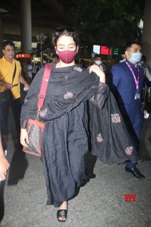 Sanya Malhotra feet photo thumbnail