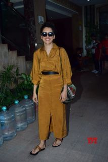 Sanya Malhotra feet photo thumbnail