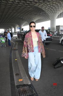 Sanya Malhotra feet photo thumbnail