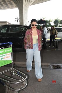 Sanya Malhotra feet photo thumbnail