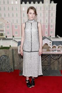 Saoirse Ronan feet photo thumbnail