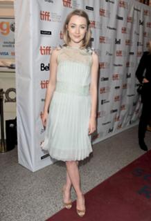 Saoirse Ronan feet photo thumbnail