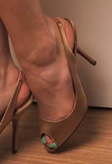 Saoirse Ronan feet photo thumbnail