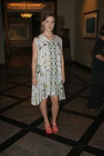 Saoirse Ronan feet photo thumbnail