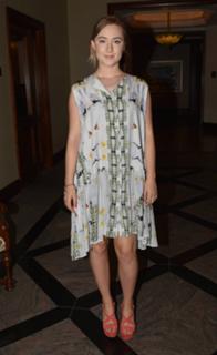 Saoirse Ronan feet photo thumbnail