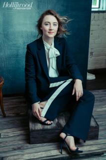 Saoirse Ronan feet photo thumbnail