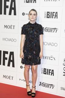 Saoirse Ronan feet photo thumbnail