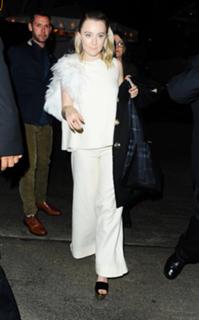 Saoirse Ronan feet photo thumbnail