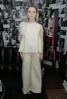 Saoirse Ronan feet photo thumbnail