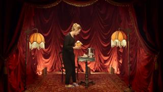 Saoirse Ronan feet photo thumbnail