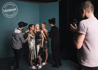 Saoirse Ronan feet photo thumbnail