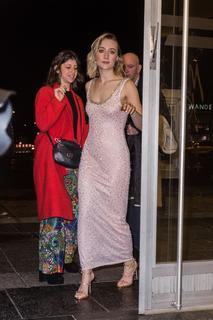 Saoirse Ronan feet photo thumbnail