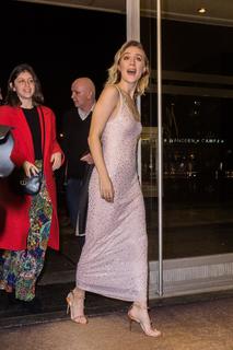 Saoirse Ronan feet photo thumbnail