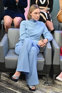 Saoirse Ronan feet photo thumbnail