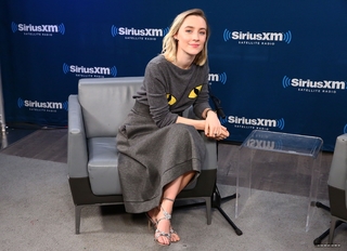 Saoirse Ronan feet photo thumbnail
