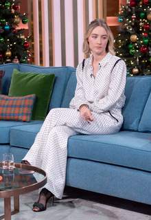 Saoirse Ronan feet photo thumbnail