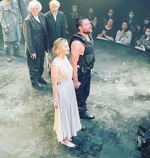 Saoirse Ronan feet photo thumbnail