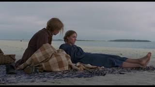 Saoirse Ronan feet photo thumbnail