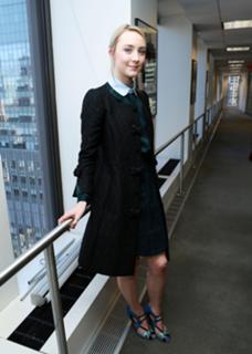 Saoirse Ronan feet photo thumbnail