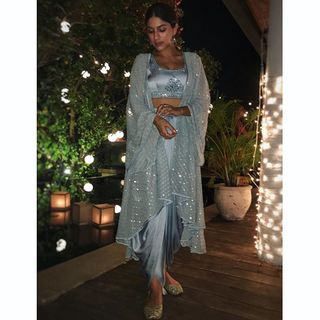 Sapna Pabbi feet photo 1