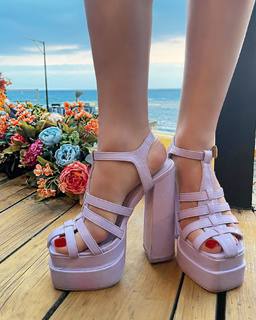 Sara Abi Kanaan feet photo 6