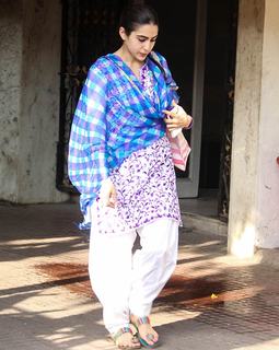 Sara Ali Khan feet photo thumbnail