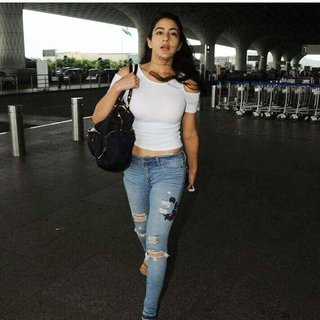 Sara Ali Khan feet photo thumbnail