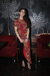 Sara Ali Khan feet photo thumbnail
