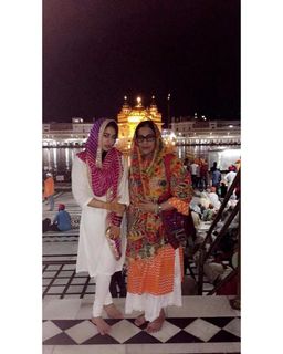 Sara Ali Khan feet photo thumbnail