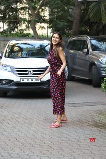 Sara Ali Khan feet photo thumbnail