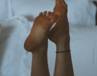 Sara Ali Khan feet photo thumbnail
