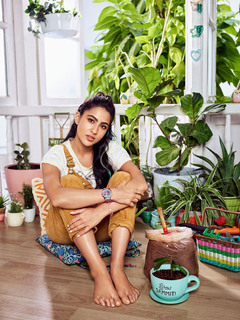 Sara Ali Khan feet photo thumbnail