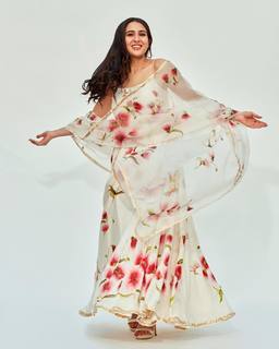 Sara Ali Khan feet photo thumbnail