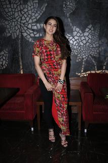 Sara Ali Khan feet photo thumbnail
