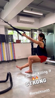 Sara Ali Khan feet photo thumbnail