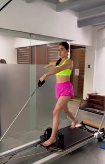 Sara Ali Khan feet photo thumbnail