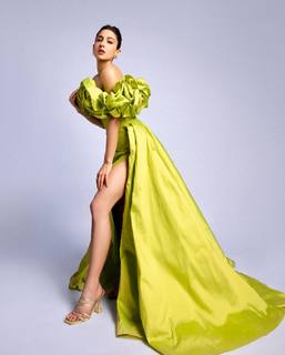 Sara Ali Khan feet photo thumbnail