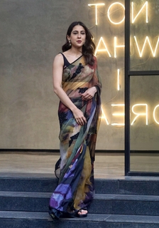 Sara Ali Khan feet photo thumbnail