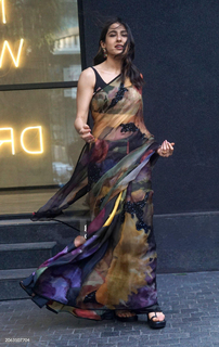 Sara Ali Khan feet photo thumbnail