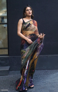 Sara Ali Khan feet photo thumbnail