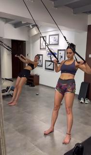 Sara Ali Khan feet photo thumbnail