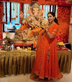 Sara Ali Khan feet photo thumbnail