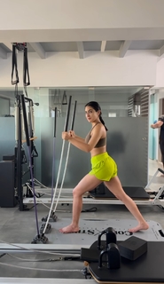 Sara Ali Khan feet photo thumbnail