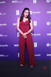 Sara Ali Khan feet photo thumbnail