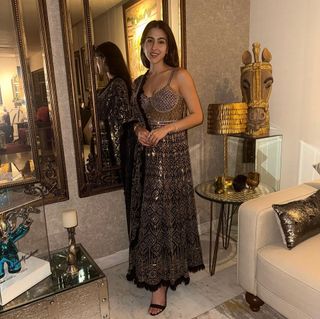 Sara Ali Khan feet photo thumbnail
