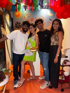 Sara Ali Khan feet photo 14